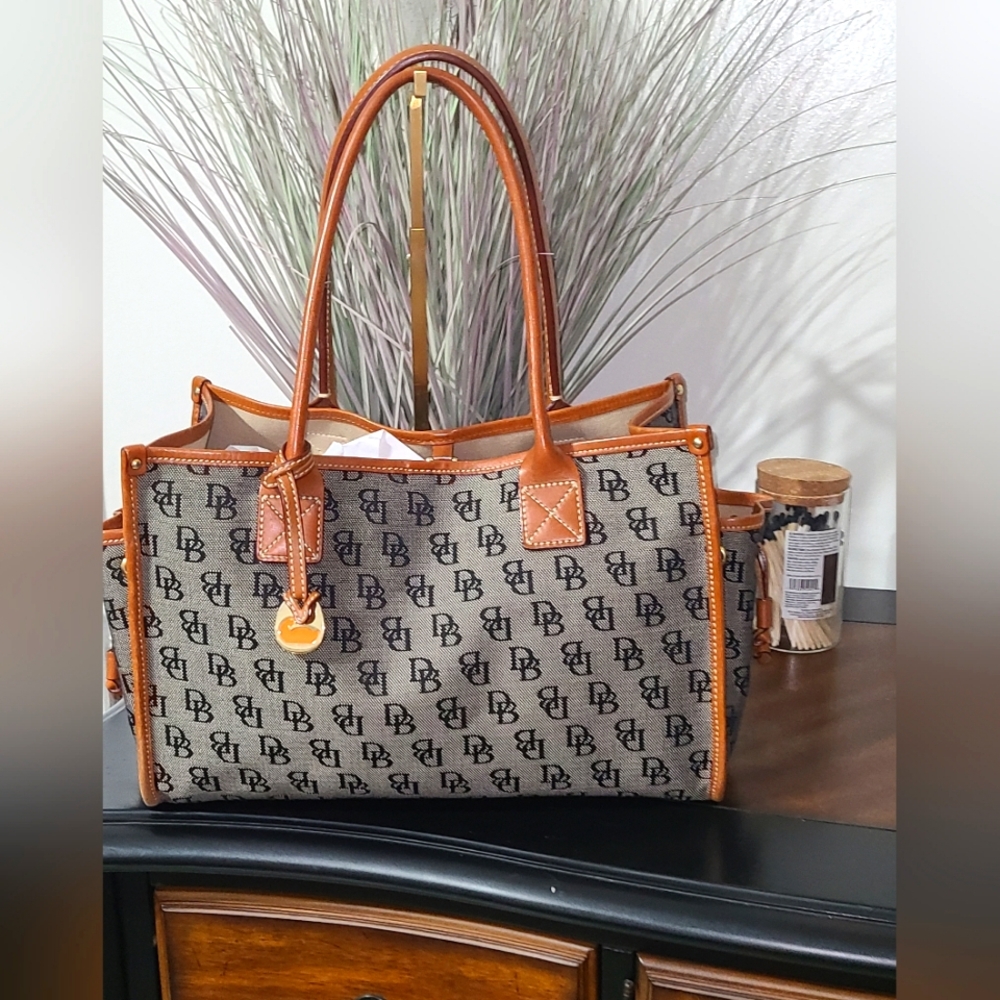 Dooney & Bourke Purse